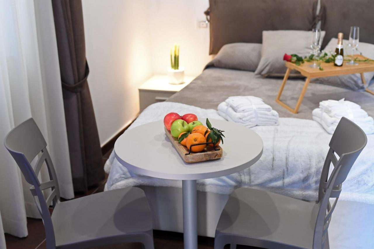 B&B In Centro Storico Σαλέρνο Εξωτερικό φωτογραφία